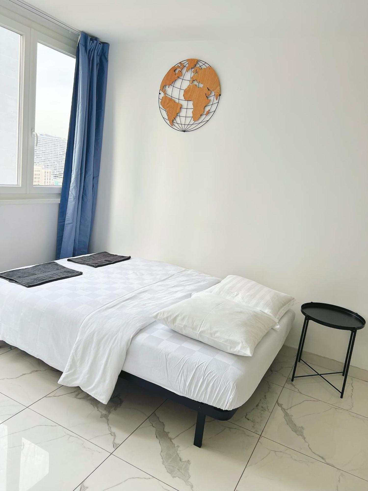 Apartment Near Subway And Supermarket Paris Exteriör bild